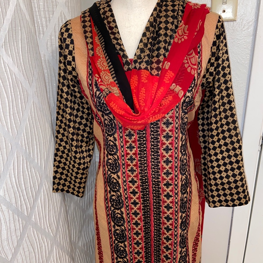 Pakistani Indian Three Piece Embroidered Suit.Brand Gul Ahmed.